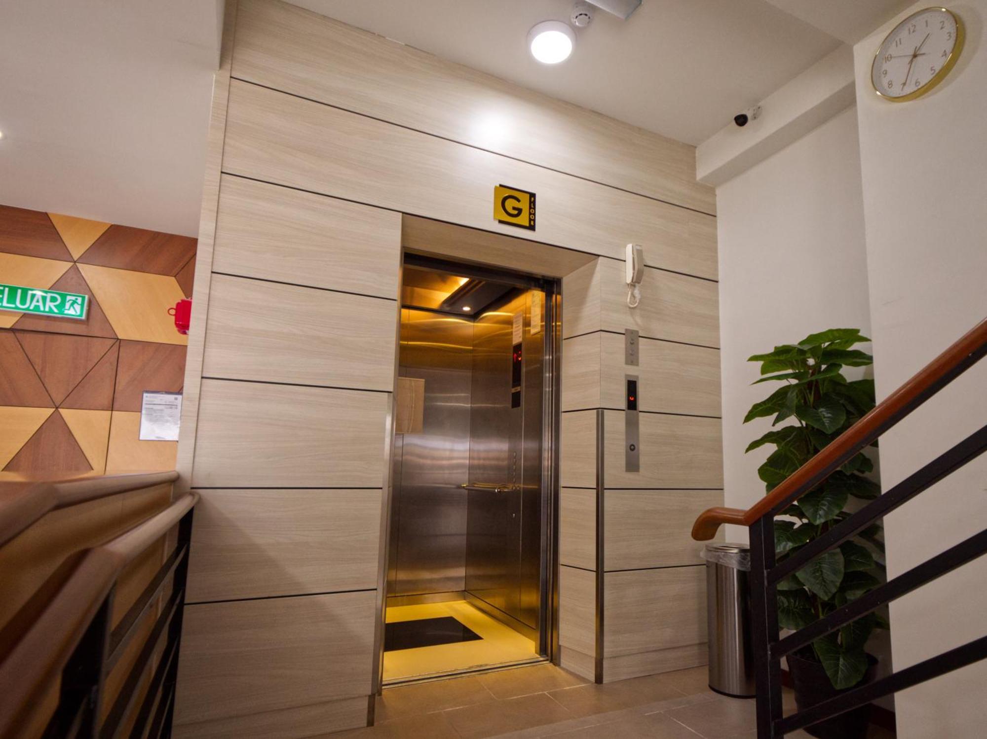 Weiss Hotels Kepong Baru Kampong Jawa Tengah ภายนอก รูปภาพ