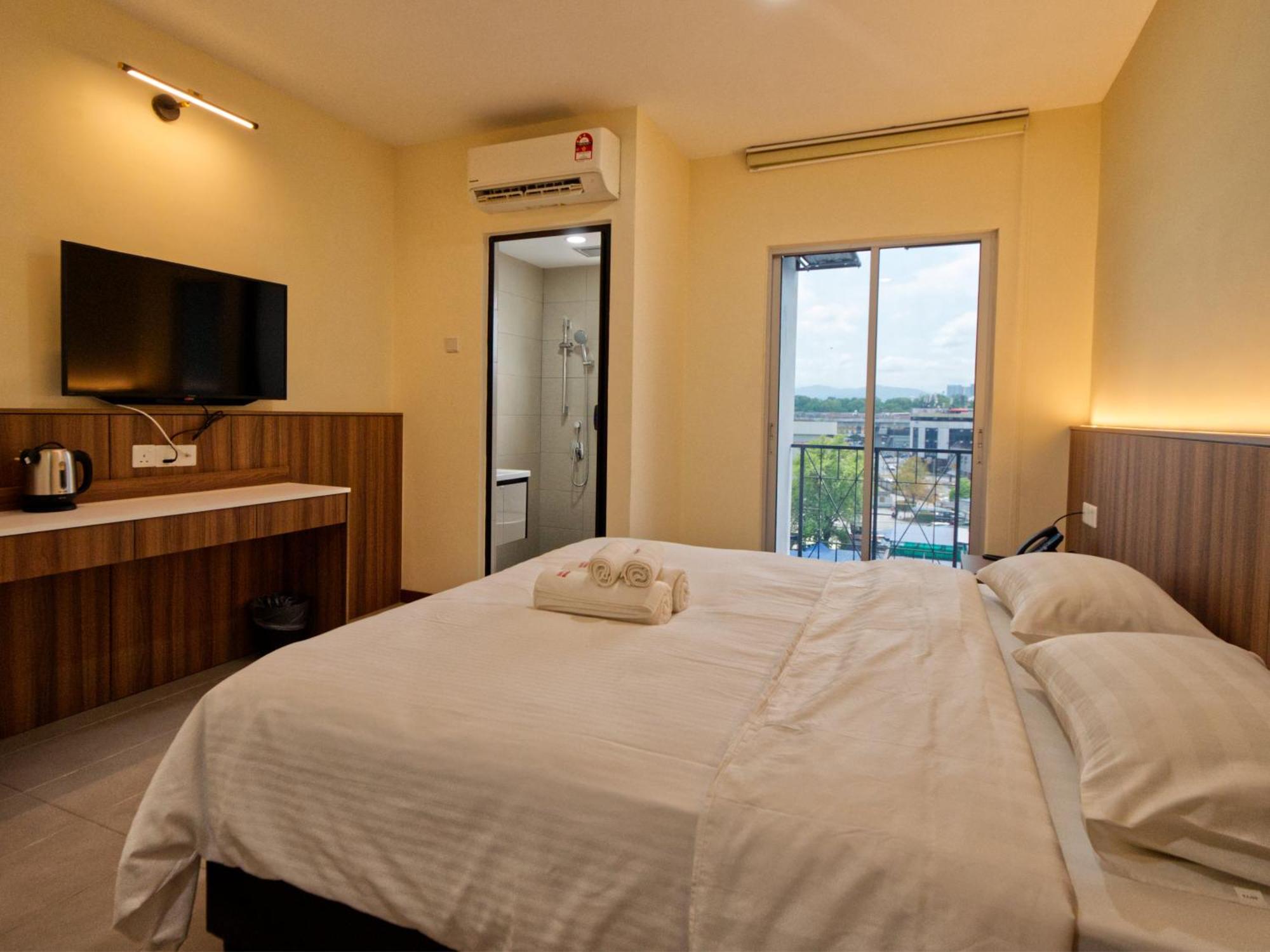 Weiss Hotels Kepong Baru Kampong Jawa Tengah ภายนอก รูปภาพ