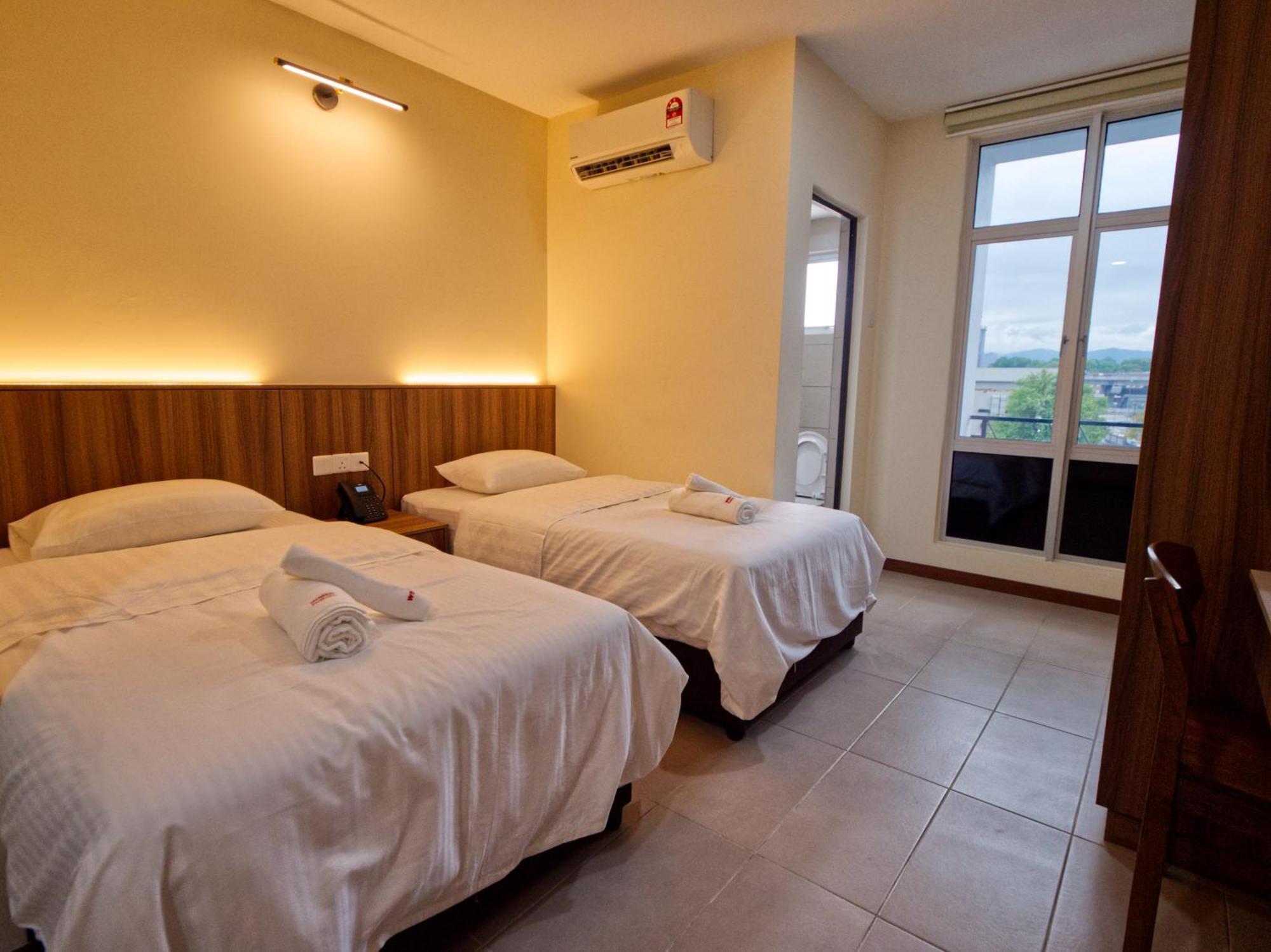 Weiss Hotels Kepong Baru Kampong Jawa Tengah ภายนอก รูปภาพ